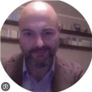 Professore di ruolo, con ventennale esperienza, e PhD in Storia antica impartisce lezioni di Latino, Greco, Italiano